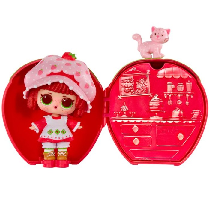 Ігровий набір з лялькою «L.O.L. SURPRISE! Loves Strawberry Shortcake. Шарлота Суниця та друзі» 9 см, в асортименті, у кулі 9х9х10 см