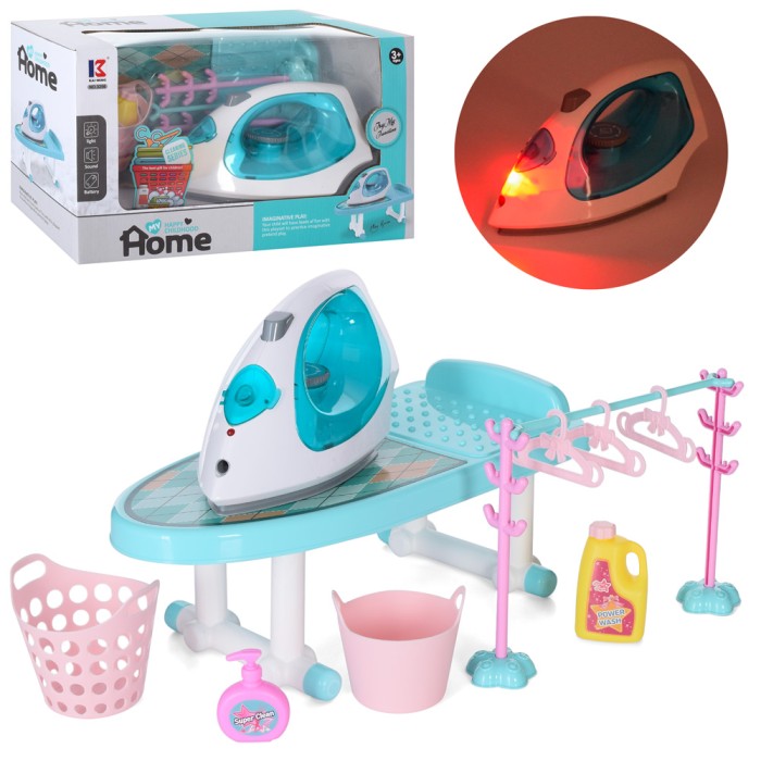 Набір побутової техніки: праска 23 см з паром, світлом та звуком, дошка для прасування, кошик та інші аксесуари, на батарейці, у коробці 39х32х17 см