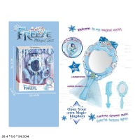 Набір перукаря: два гребінці та люстерко, з музикою та світлом, на батарейці, у коробці 28х6х34 см