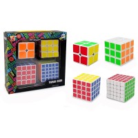 Ігровий набір з 4 кубиків 2х2-5 см, 3х3-5,7 см, 4х4-6 см, 5х5-6 см, у коробці 18,5х18х6,5 см.