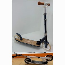 Самокат 2-колісний на металевій рамі, колеса ПУ 195 мм, кермо 81-101 см, складаний, у коробці 87х32х15 см.