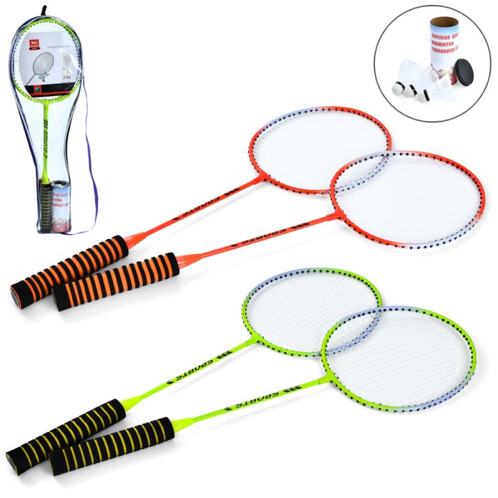 Набір для бадмінтону: 2 залізні ракетки по 65 см та 3 волани, в асортименті, у чохлі 69х22х7 см