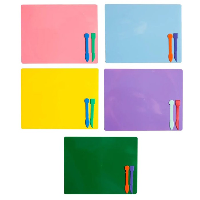Дощечка для пластиліну 25х19,3 см з 2 стеками, в асортименті, SMART Line