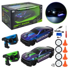 Машина р/к зі світлом та з аксесуарами, на акумуляторі, в асортименті, у коробці 33,7х20,5х17 см