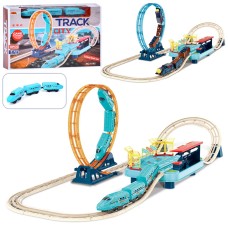 Залізниця 148х62х41 см з 50 елементів на акумуляторі з музикою та USB: локомотив та 2 вагони, в асортименті, у коробці, 55х36х9,5 см.