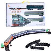 Залізниця 142х98 см зі світлом та звуком: локомотив та 2 вагони, на батарейці, в асортименті, у коробці 56,5х32х7 см