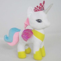 М`яка іграшка «Коник 003/11» 33х11х32 см, білий, ПП Копиця